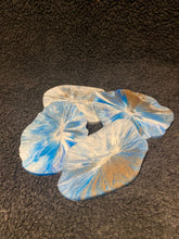 Afbeelding in Gallery-weergave laden, Onderzetters - Dirty Pour Blauw Wit Goud
